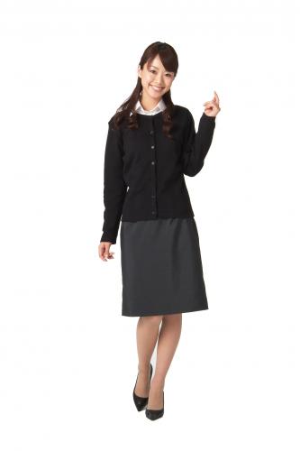 シンプルで着回しのきく丸首カーディガン　選べる4色