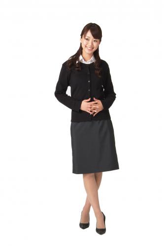 シンプルで着回しのきく丸首カーディガン　選べる4色